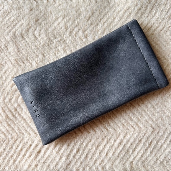 aire Accessories - NWOT AIRE Sunglasses Case
